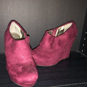 Burgundy wedge heels